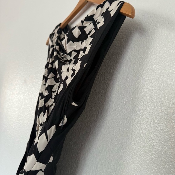 Diane Von Furstenberg Black & White Square Print Silk Ruched Dress Size US 6 - Picture 6 of 11
